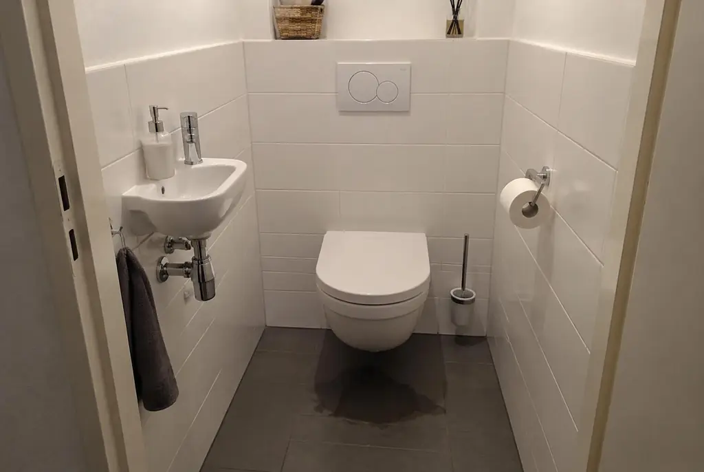 Lekdetectie Haastrecht – natte vloer bij een toilet